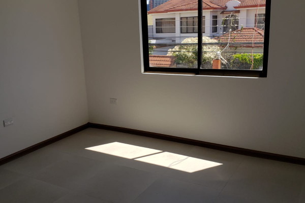 Se Alquila  apartamento en La Uruca.