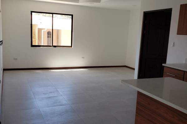 Se Alquila  apartamento en La Uruca.