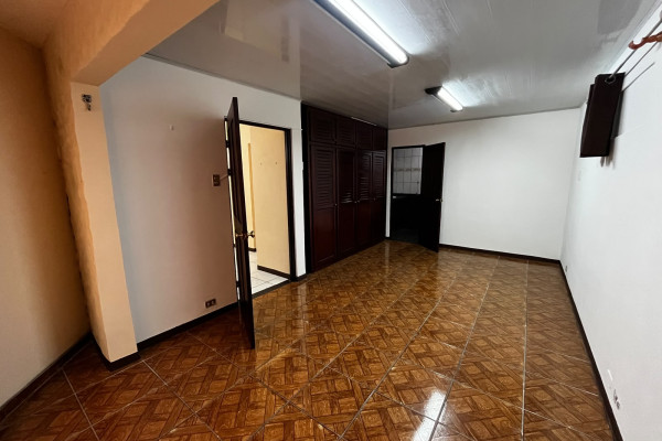 Se alquila apartamento en Sabana Norte.
