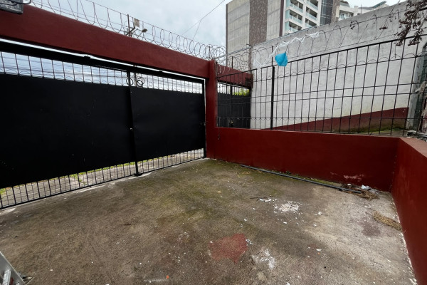 Se alquila apartamento en Sabana Norte.