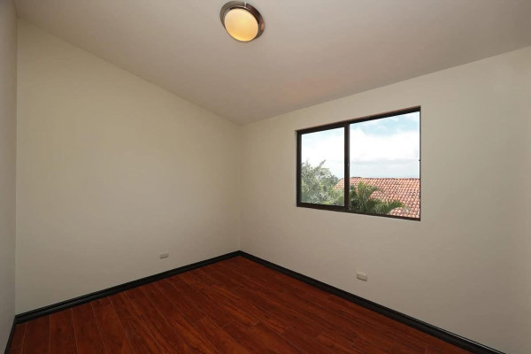 Hermosa Casa en Alquiler en Santa Ana.
