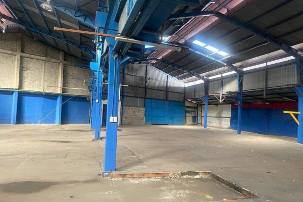 Alquiler de Bodega Industrial en La Uruca | 1,913 m².
