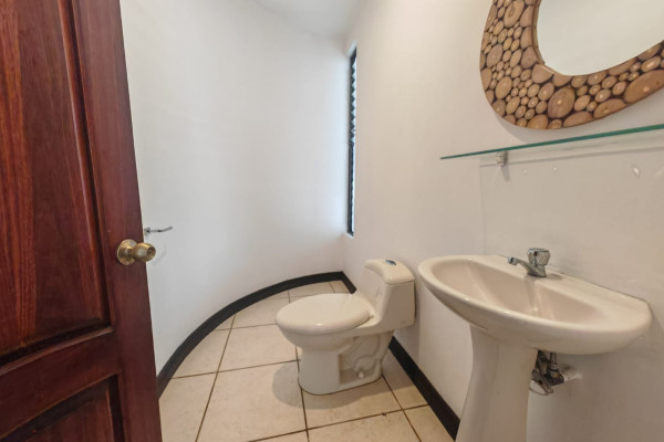 Se vende casa en Alajuela centro. Condómino  Ana Bolena.-14