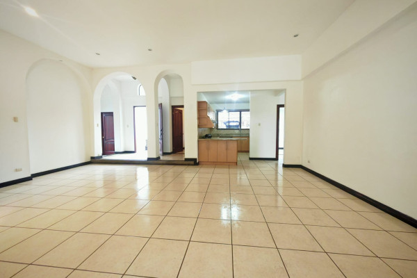 Se vende casa en Alajuela centro. Condómino  Ana Bolena.-21