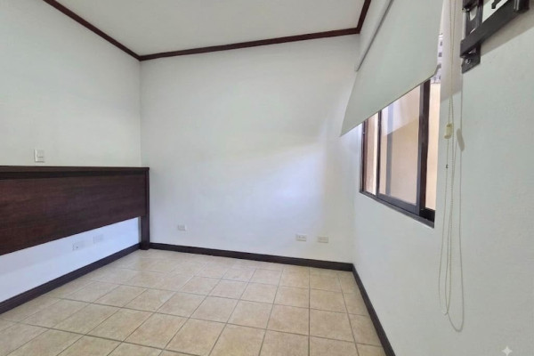 Casa en venta en condominio privado en Lindora.-9