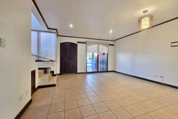 Casa en venta en condominio privado en Lindora.-10