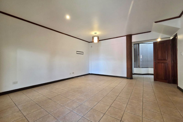 Casa en venta en condominio privado en Lindora.-8