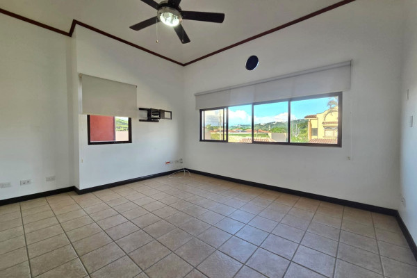 Casa en venta en condominio privado en Lindora.-17