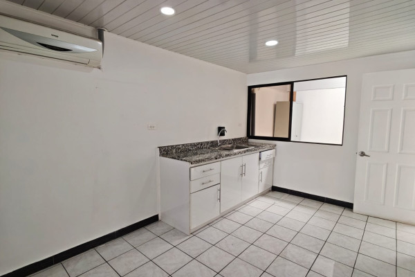 Se alquila casa una planta en condominio en Pavas. Por el Tobías Bolaños.-10