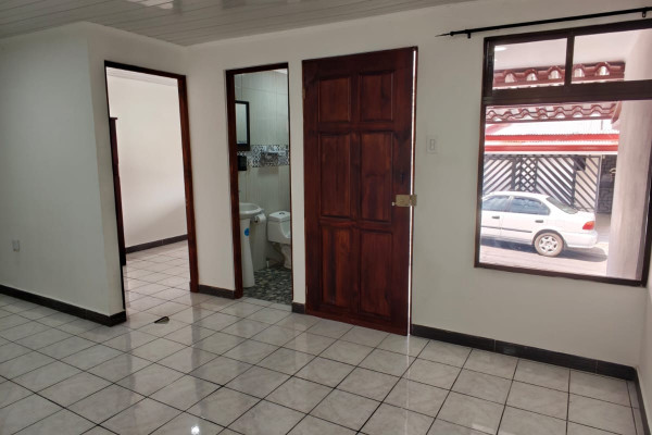 Se alquila casa una planta en condominio en Pavas. Por el Tobías Bolaños.-12
