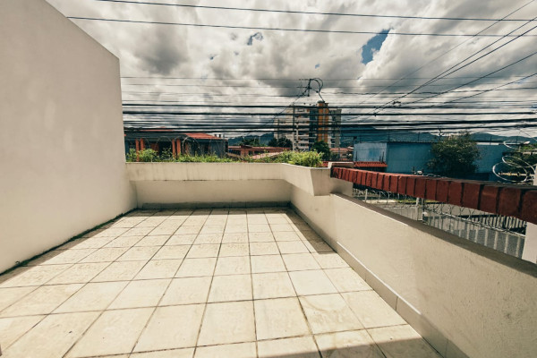 Se alquila apartamento en Sabana Sur. Servicios incluidos-11