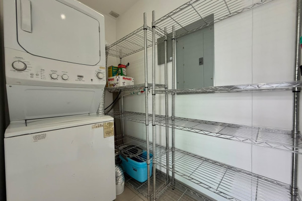 Se alquila Apartamento en Piedades de santa Ana, con  jardín grande.-11
