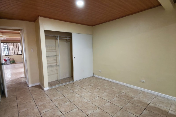 SE ALQUILA CASA EN ROHRMOSER.-2