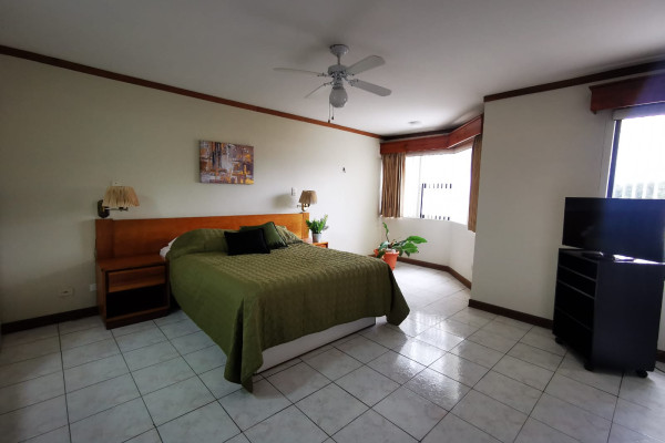 alquiler de apartamento amueblado en Rohrmoser con piscina (Ref. 1217)