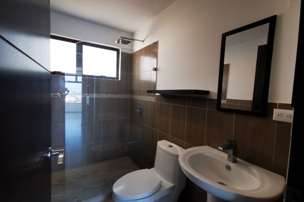 Se alquila lindo apartamento en Heredia