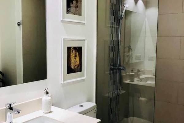 Se vende lindo apartamento en Escazú Village. (Ref. 4287)