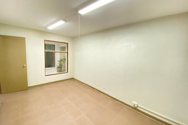 Se Vende Edificio Comercial cerca del Parque La Sabana. (Ref. 4292)