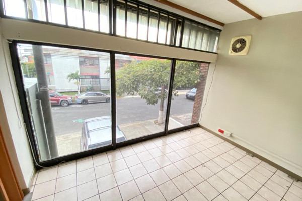 Se Vende Edificio Comercial cerca del Parque La Sabana. (Ref. 4292)