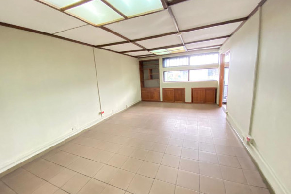 Se Vende Edificio Comercial cerca del Parque La Sabana. (Ref. 4292)