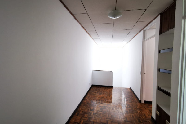 Se alquila apartamento en Rohrmoser. (Ref. 4365)