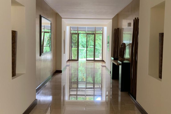 Se alquila apartamento amplio en Tres Ríos. (Ref. 4388)
