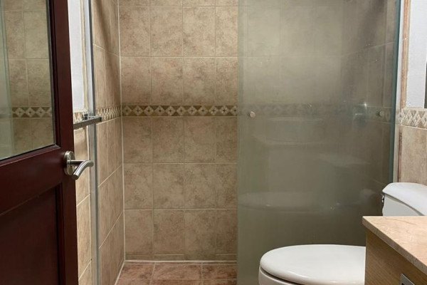 Se Alquila Apartamento de 2 Habitaciones en Avalon. (Ref. 4392)