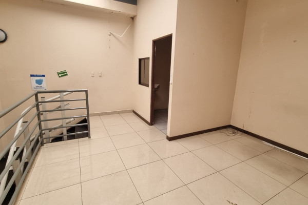 SE ALQUILA LOCAL COMERCIAL EN ROHRMOSER.
