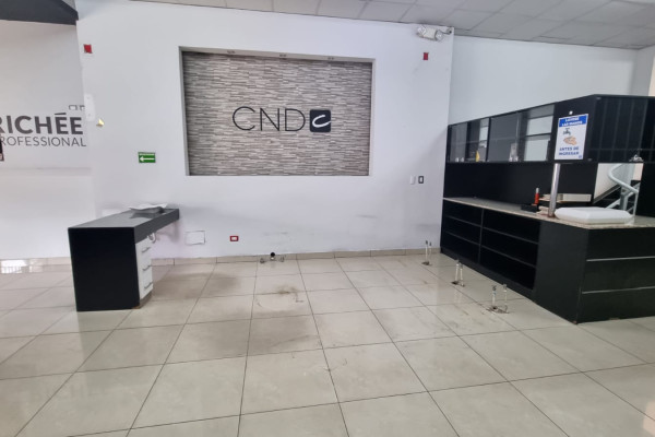 SE ALQUILA LOCAL COMERCIAL EN ROHRMOSER.
