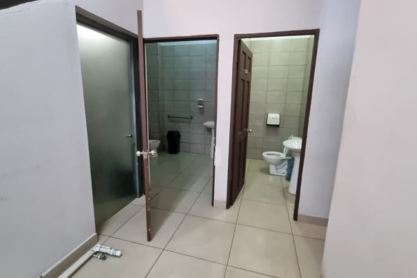 SE ALQUILA LOCAL COMERCIAL EN ROHRMOSER.