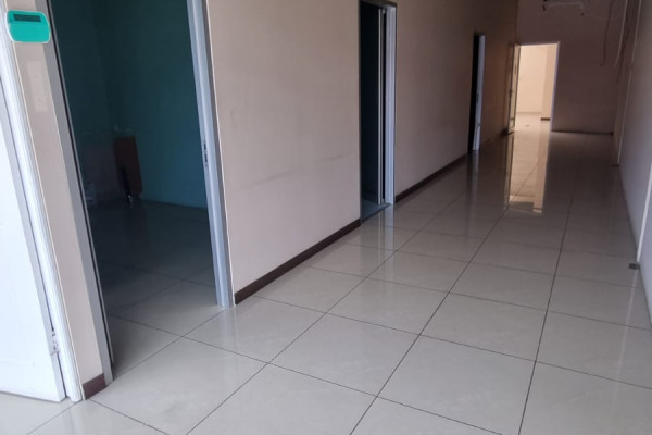 SE ALQUILA LOCAL COMERCIAL EN ROHRMOSER.