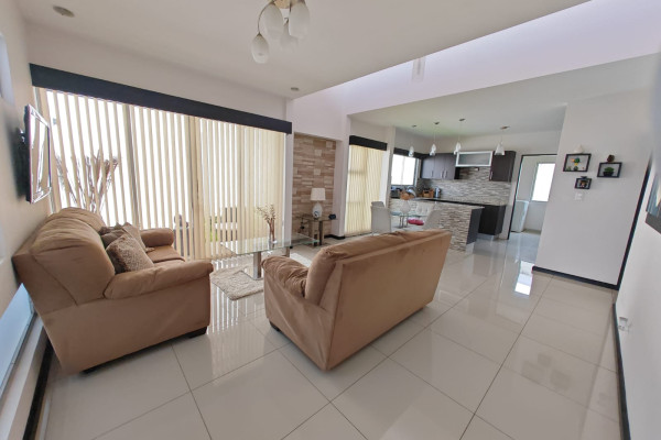 Se vende casa en Los Arcos. Cariari. Una Planta.-11