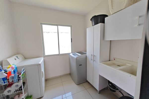 Se vende casa en Los Arcos. Cariari. Una Planta.-9