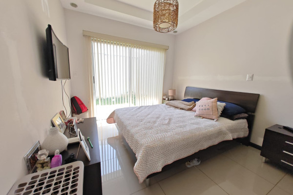 Se vende casa en Los Arcos. Cariari. Una Planta.-6