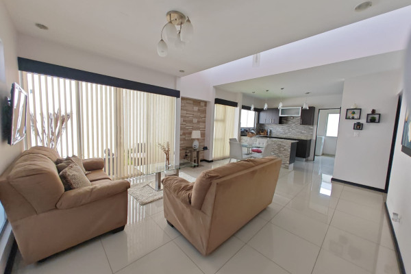 Se vende casa en Los Arcos. Cariari. Una Planta.-2