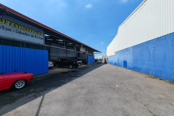#124. Venta de Bodega comercial en Heredia. Al lado de la Universidad Hispanoamericana.