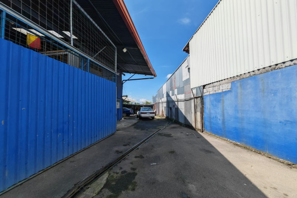 #124. Venta de Bodega comercial en Heredia. Al lado de la Universidad Hispanoamericana.